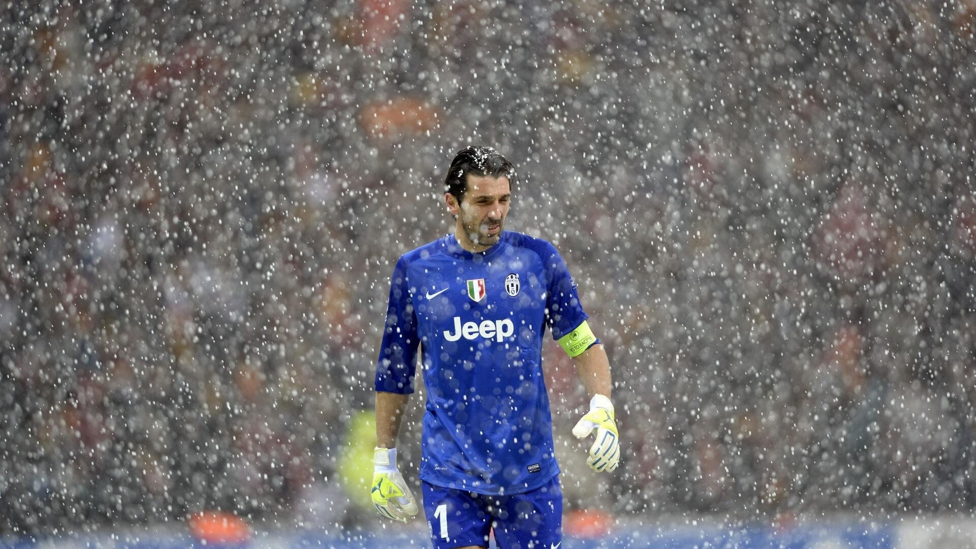 克罗地亚骑手吉塔·日特科维奇在2024年国际马术联合会世界障碍赛中以“Dior”马匹获得第十名，展现坚韧精神。