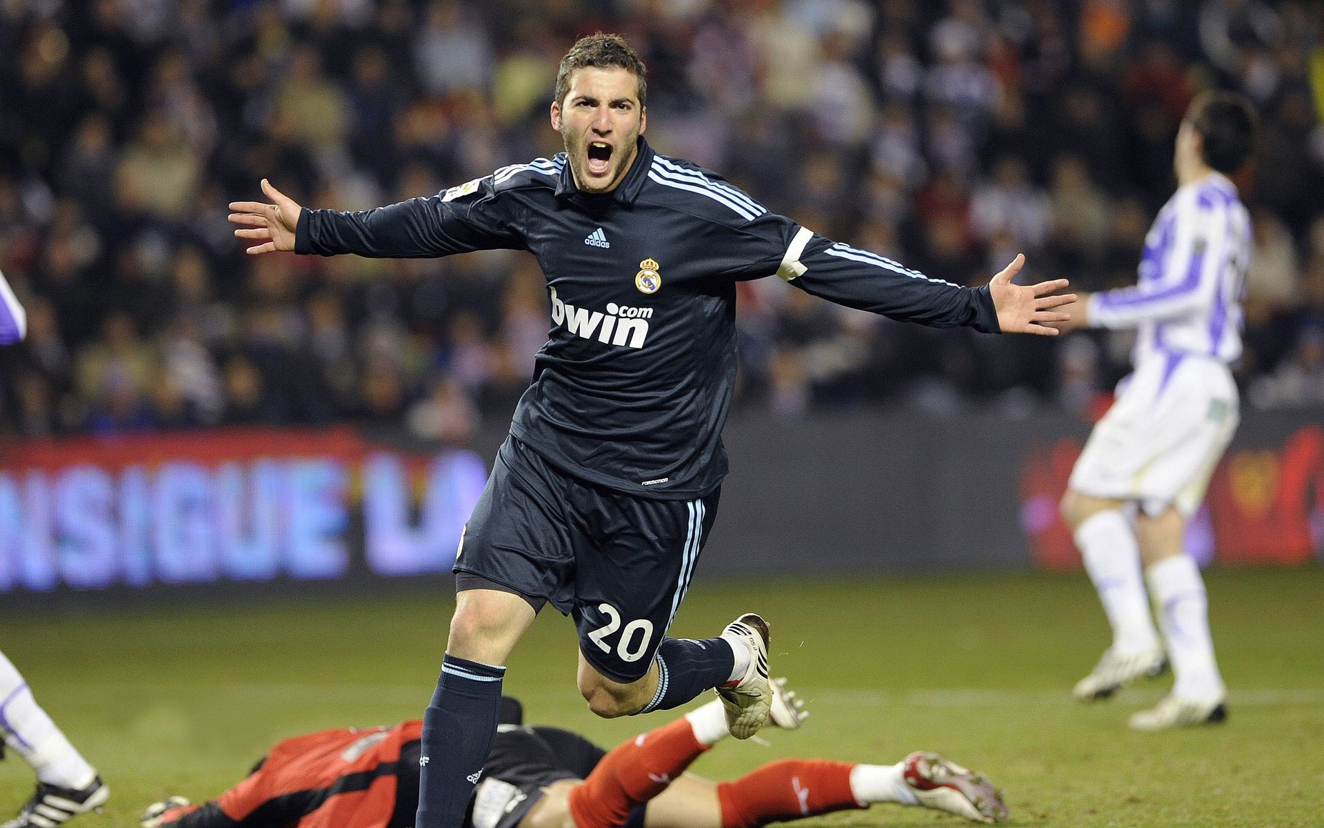 开云下载-里尔客场战平里昂，延续不败纪录，里尔对里昂的比赛分析